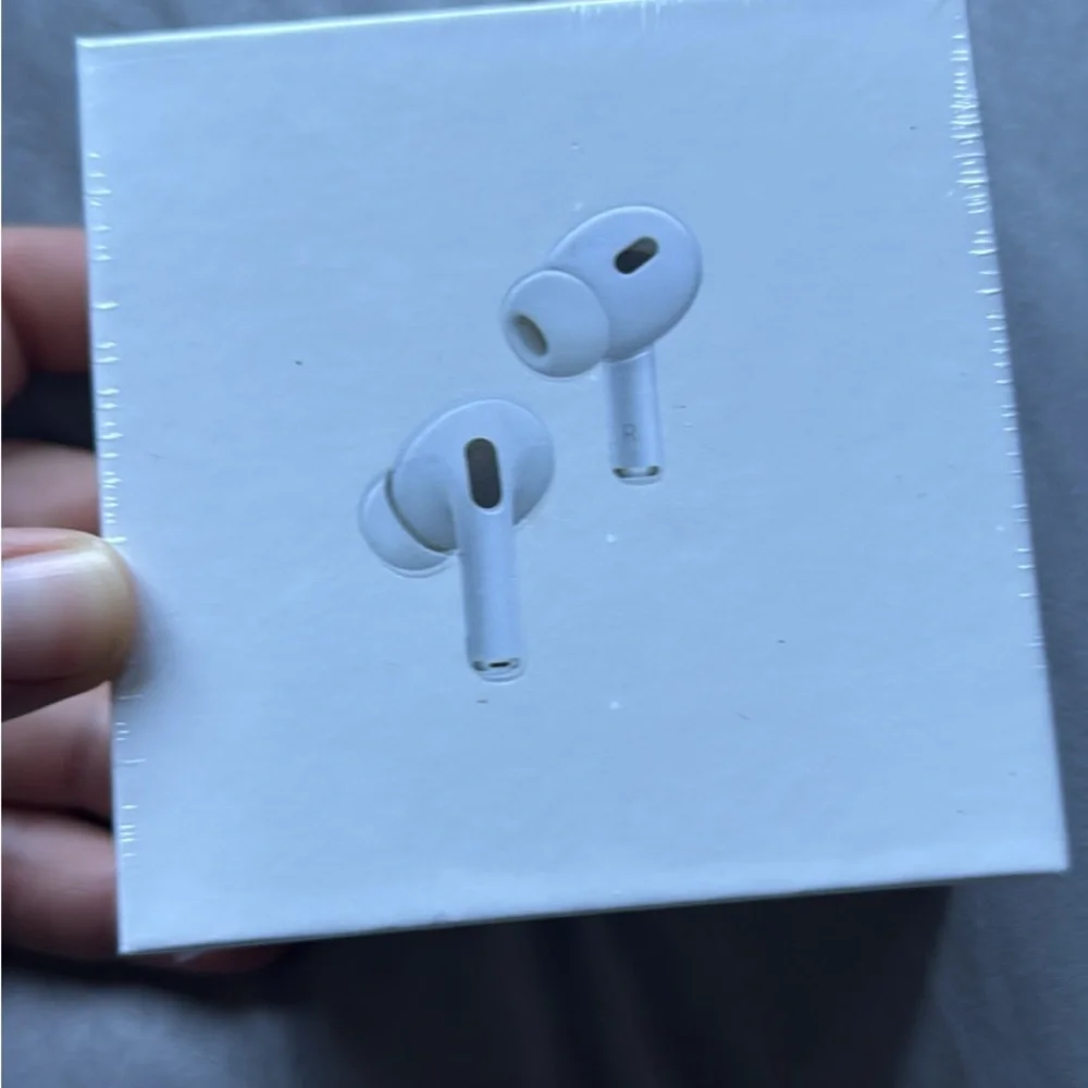 Apple AirPods Pro with MagSafe Charging Case